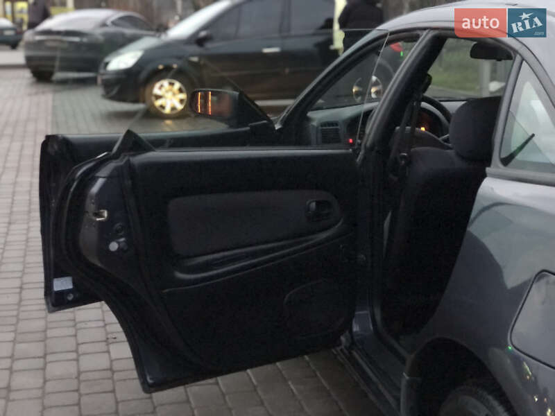 Хетчбек Mazda 323 1998 в Харкові