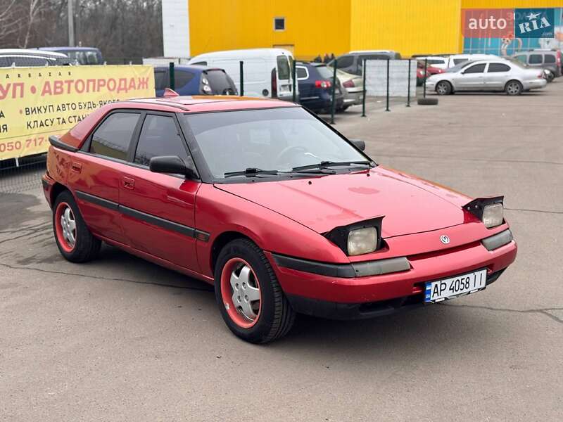 Седан Mazda 323 1990 в Запорожье