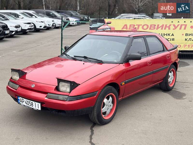 Mazda 323 1990