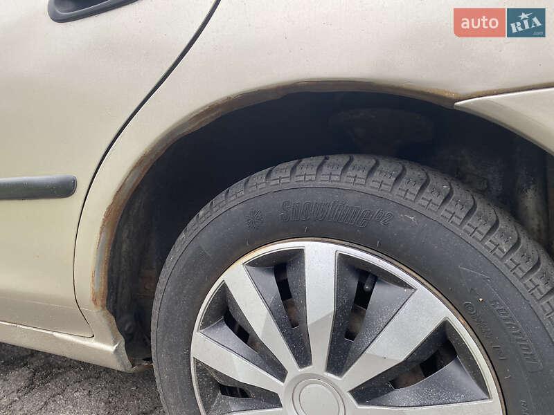 Седан Mazda 323 1996 в Кременчуці фото 4 Седан Mazda 323 1996 в Кременчуці