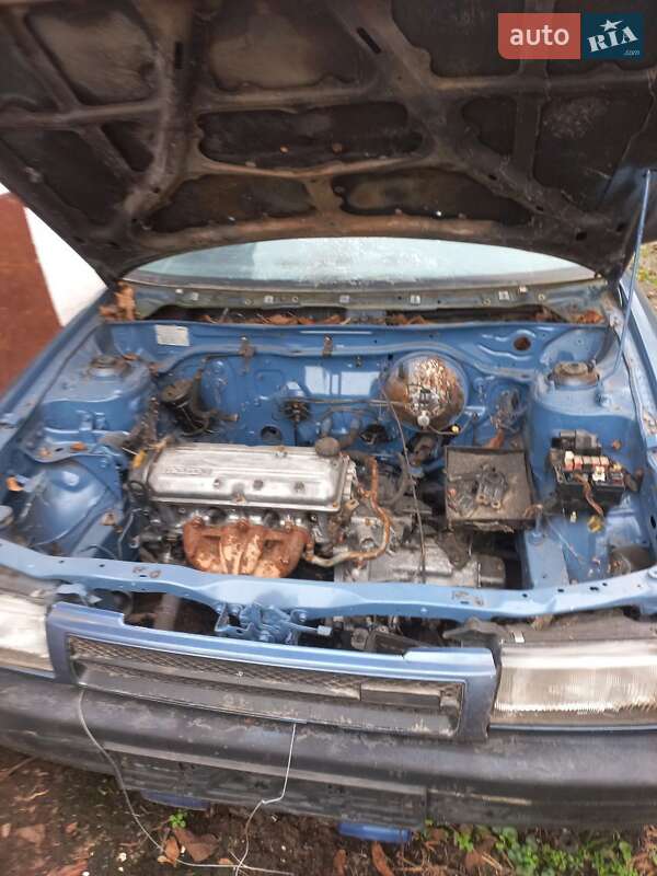 Седан Mazda 323 1990 в Переяславе