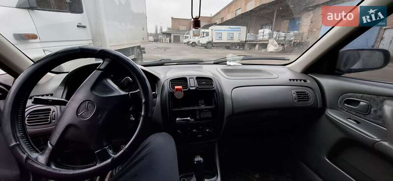 Хэтчбек Mazda 323 1998 в Ровно