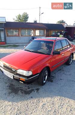 Седан Mazda 323 1989 в Черновцах