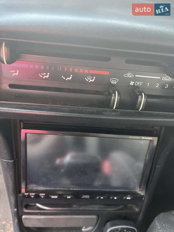 Хэтчбек Mazda 323 1995 в Мурованых Куриловцах