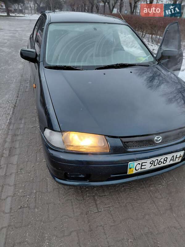 Седан Mazda 323 1997 в Черновцах