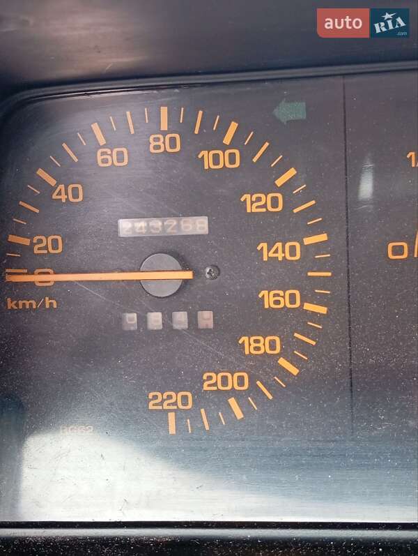 Хетчбек Mazda 323 1989 в Тернополі