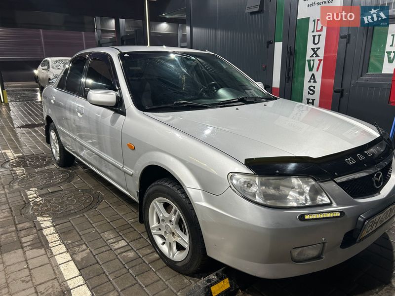 Седан Mazda 323 2002 в Одессе