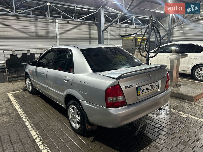 Седан Mazda 323 2002 в Одессе
