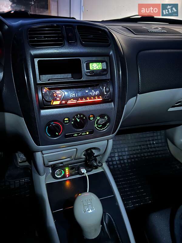 Седан Mazda 323 2002 в Одессе