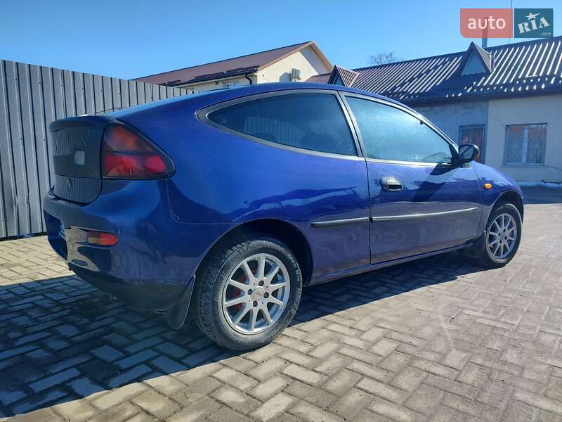 Хэтчбек Mazda 323 1996 в Остроге