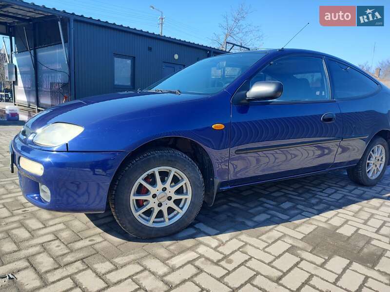 Хэтчбек Mazda 323 1996 в Остроге