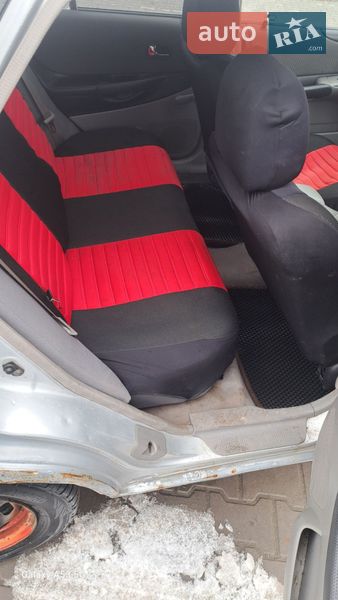 Хетчбек Mazda 323 2000 в Антонінах