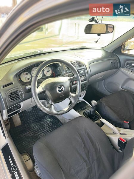 Седан Mazda 323 2002 в Запорожье