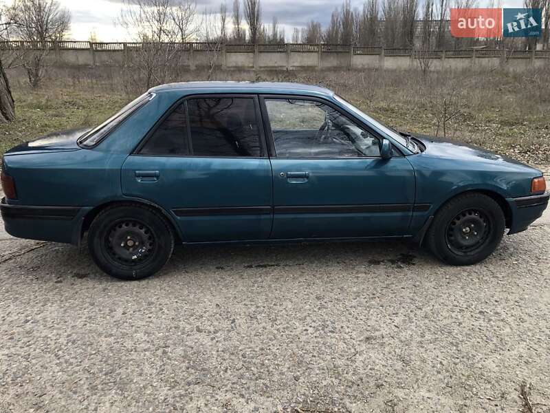 Седан Mazda 323 1995 в Білгороді-Дністровському