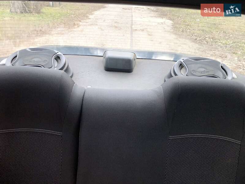 Седан Mazda 323 1995 в Білгороді-Дністровському