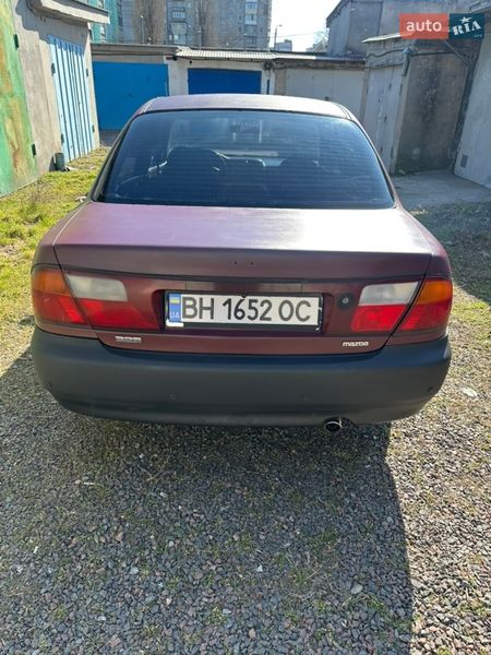 Седан Mazda 323 1997 в Черноморске