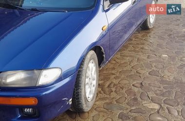 Седан Mazda 323 1996 в Косові