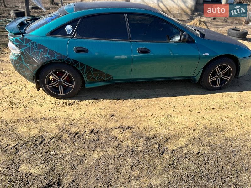 Хетчбек Mazda 323 1996 в Одесі