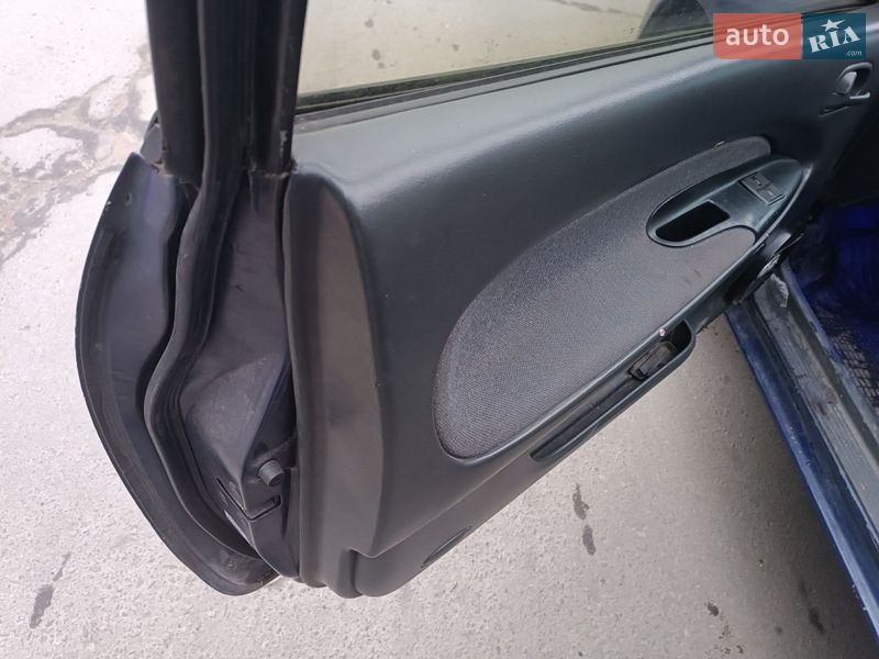 Купе Mazda 323 1994 в Хмельницком