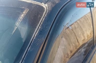 Седан Mazda 323 2002 в Ріпках