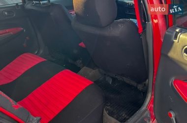 Седан Mazda 323 1995 в Стреховцы