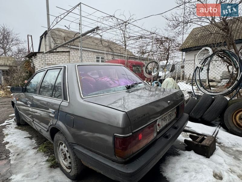 Седан Mazda 323 1986 в Вознесенске