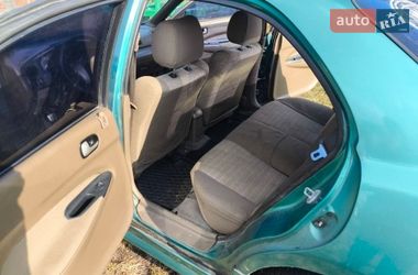 Седан Mazda 323 1995 в Узине