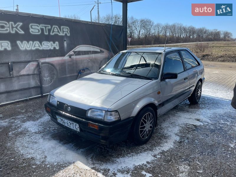 Хэтчбек Mazda 323 1987 в Ивано-Франковске