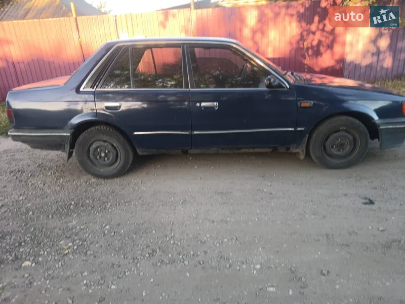 Mazda 323 1987