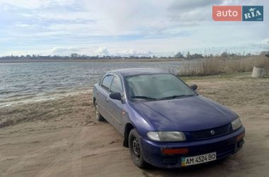 Седан Mazda 323 1995 в Каневе