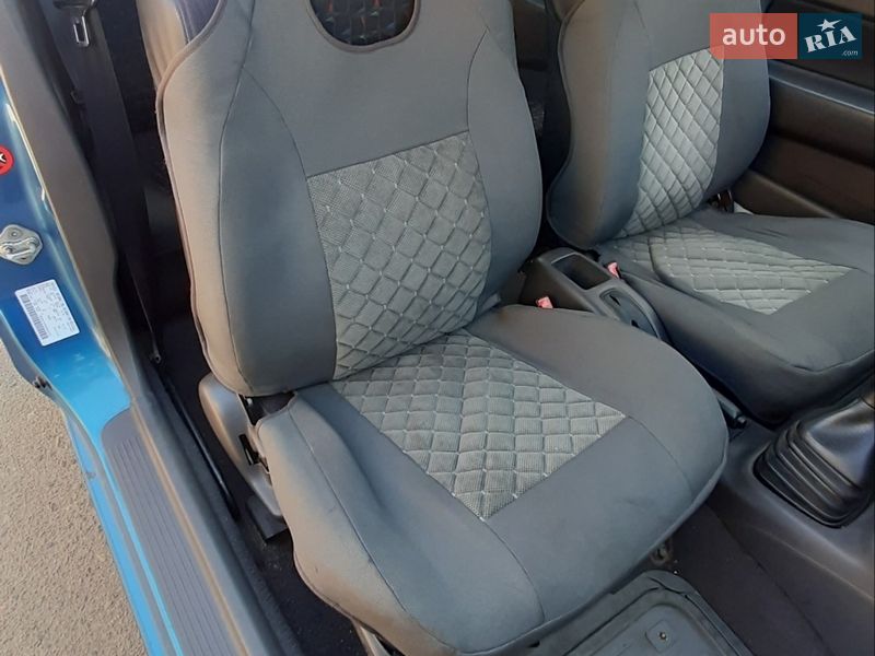 Хэтчбек Mazda 323 1997 в Одессе фото 6 Хэтчбек Mazda 323 1997 в Одессе