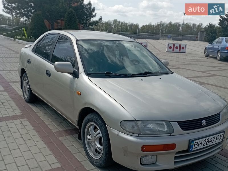 Mazda 323 1995