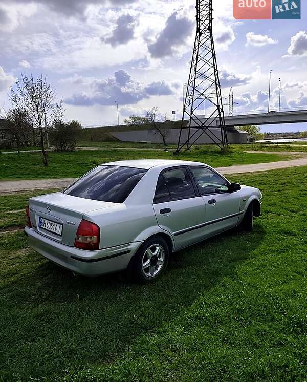 Седан Mazda 323 1998 в Вознесенске