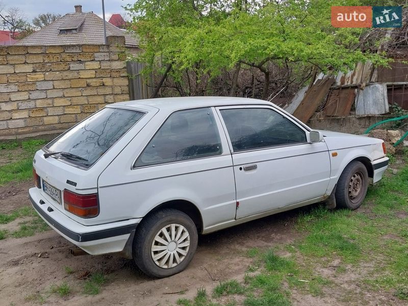 Mazda 323 1987
