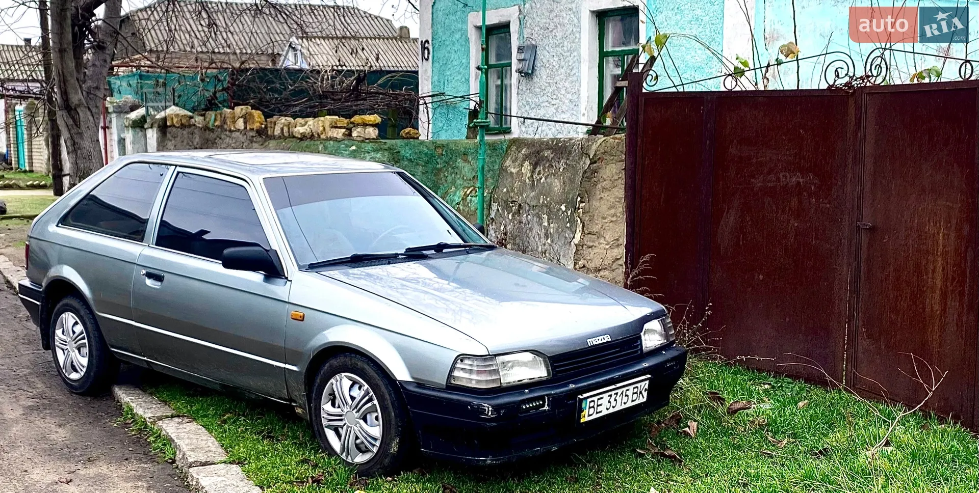 Mazda 323 1988
