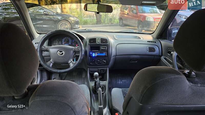 Хэтчбек Mazda 323 2000 в Львове