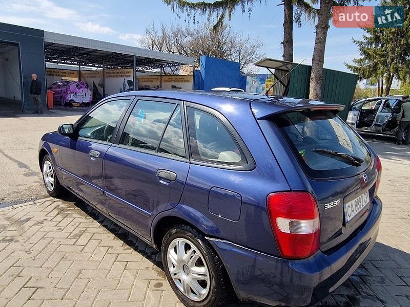Хэтчбек Mazda 323 2001 в Корсуне-Шевченковском
