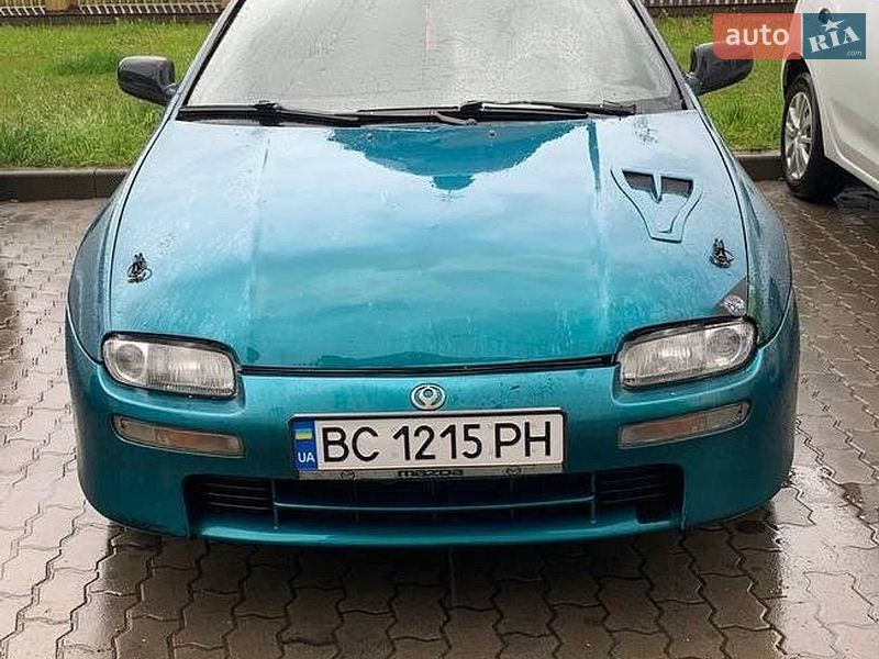 Хэтчбек Mazda 323 1998 в Львове фото Хэтчбек Mazda 323 1998 в Львове