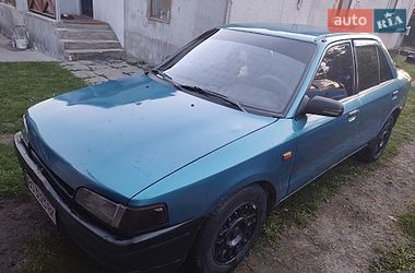 Седан Mazda 323 1993 в Кременце