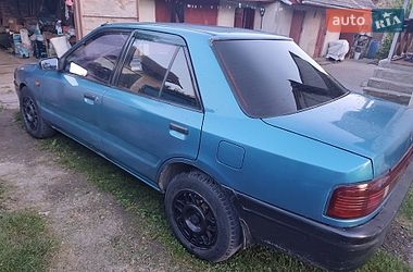 Седан Mazda 323 1993 в Кременце
