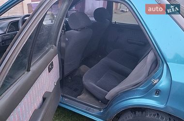 Седан Mazda 323 1993 в Кременце