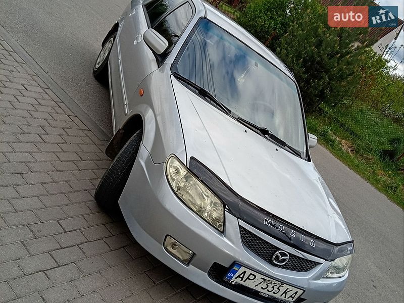 Седан Mazda 323 2002 в Львове