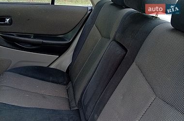 Седан Mazda 323 2002 в Львове