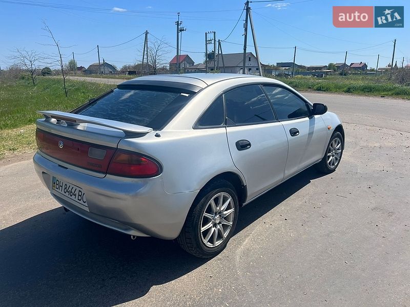 Седан Mazda 323 1995 в Одесі