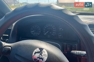 Седан Mazda 323 1995 в Одесі