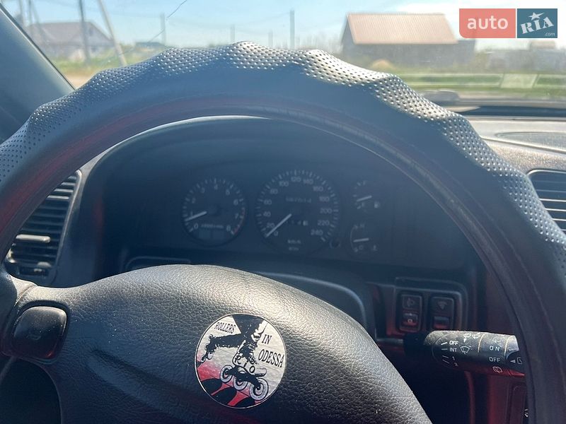 Седан Mazda 323 1995 в Одесі