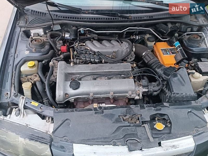 Седан Mazda 323 1997 в Новомосковске