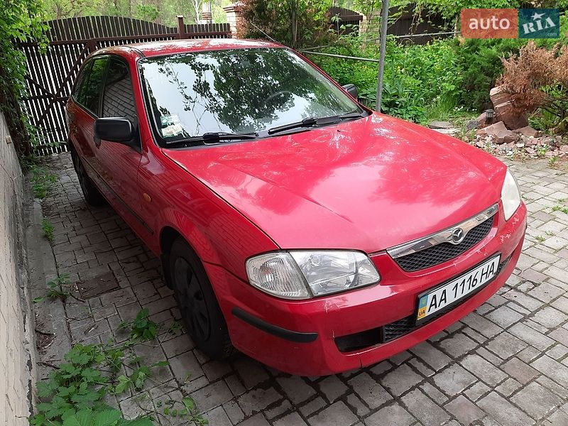 Хэтчбек Mazda 323 1998 в Киеве