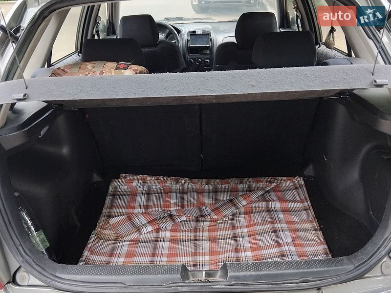 Хэтчбек Mazda 323 1999 в Затишье фото 8 Хэтчбек Mazda 323 1999 в Затишье