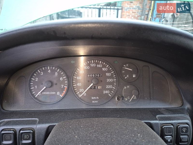 Хэтчбек Mazda 323 1994 в Зенькове